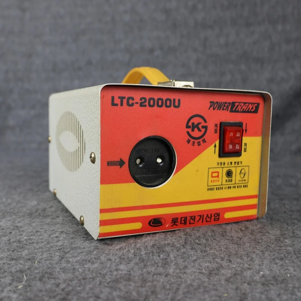 Lotte LTC-2000U Step Up Power Transformer 110V To 220V Type A C Outlet Gray